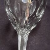 6 grands verres en demi  cristal taillé.