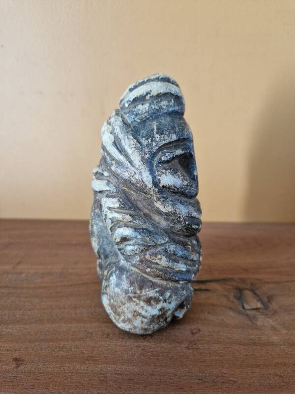 Pomdo statue of the Kissi people of Guinea - Carved stone