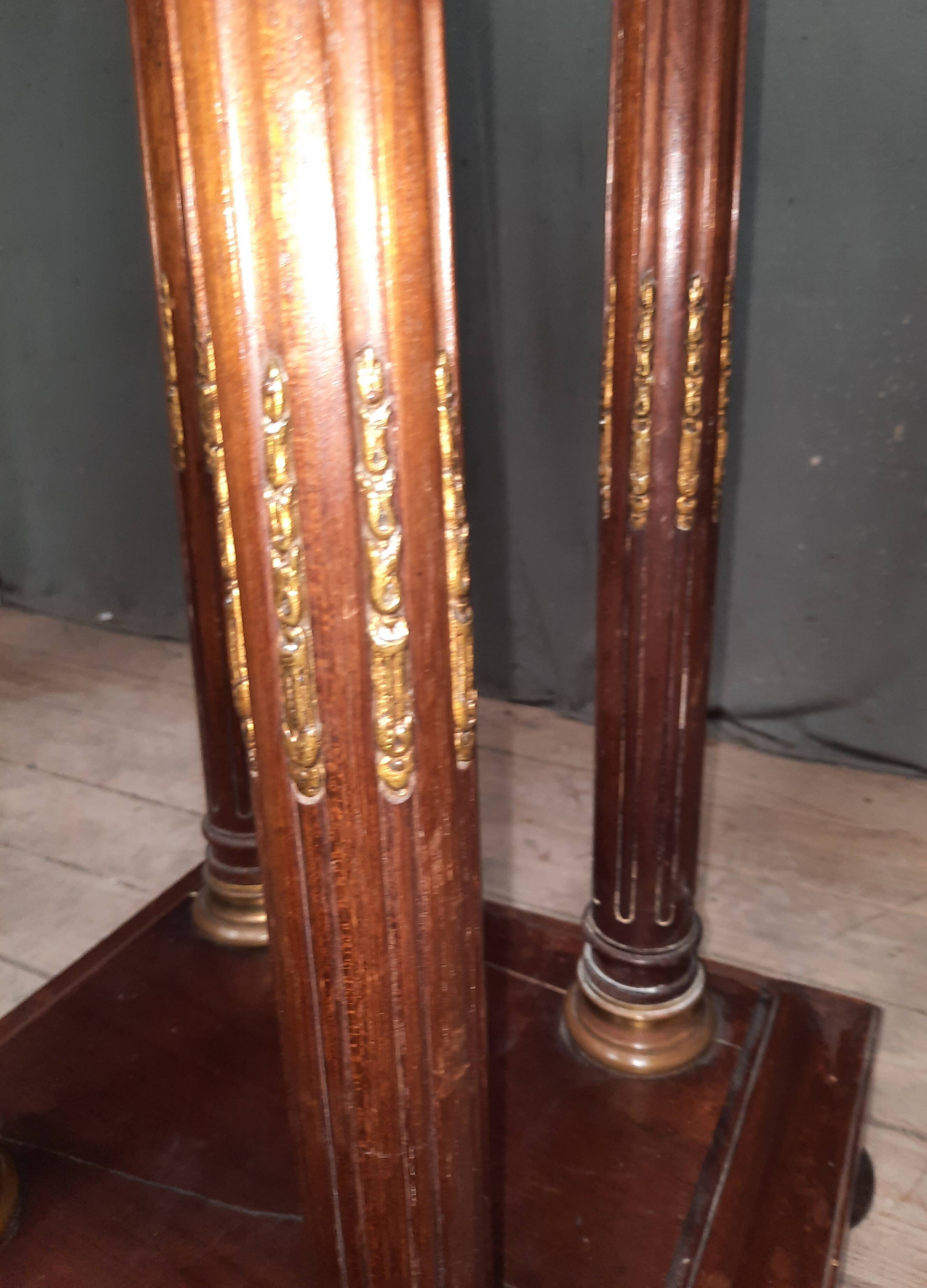 Haute selette de style Louis XVI