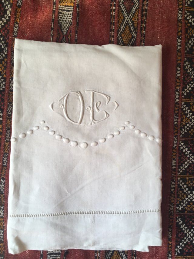 Drap fil de lin ancien avec monogramme OB