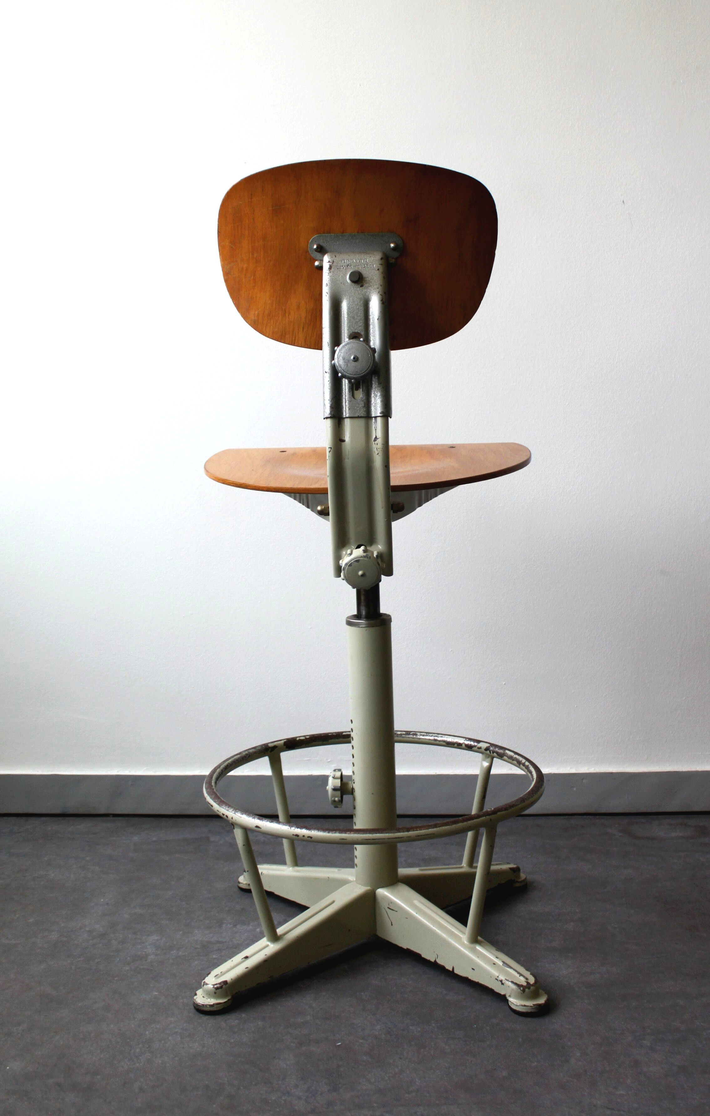 Adjustable architect's chair, Studio Brevets, 1960.