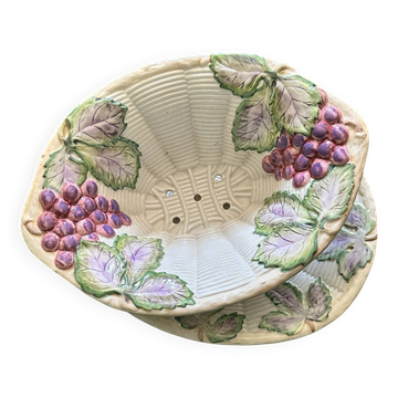 Fruit draining set model with grapes in Barbotine