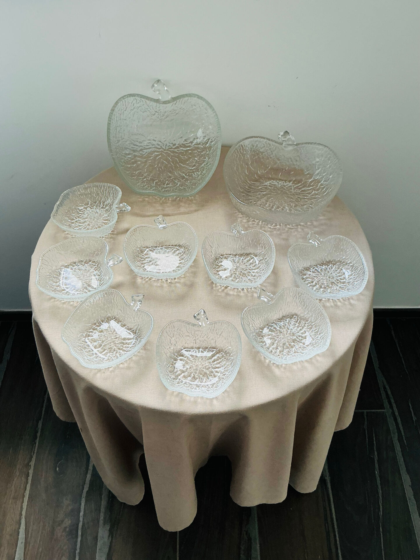 Service complet en verre moulé pomme années 70 Style Luminarc Arcoroc