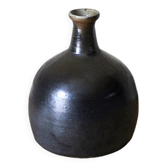 Glazed stoneware vase by Sylvie Cotta in Embrun