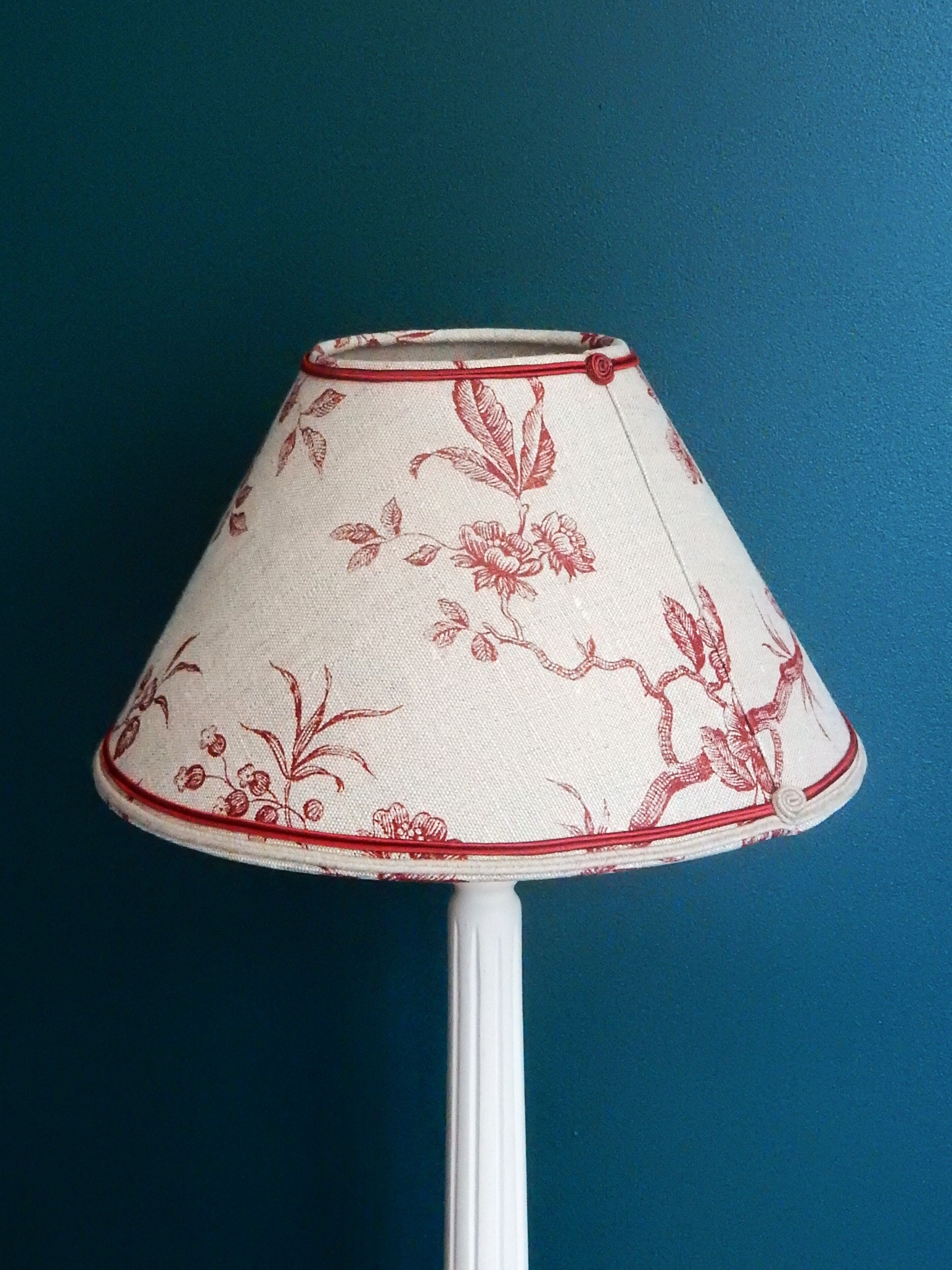 Abat-jour conique en lin motif oiseau rouge