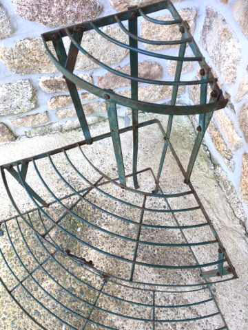 Plants holder metal florist