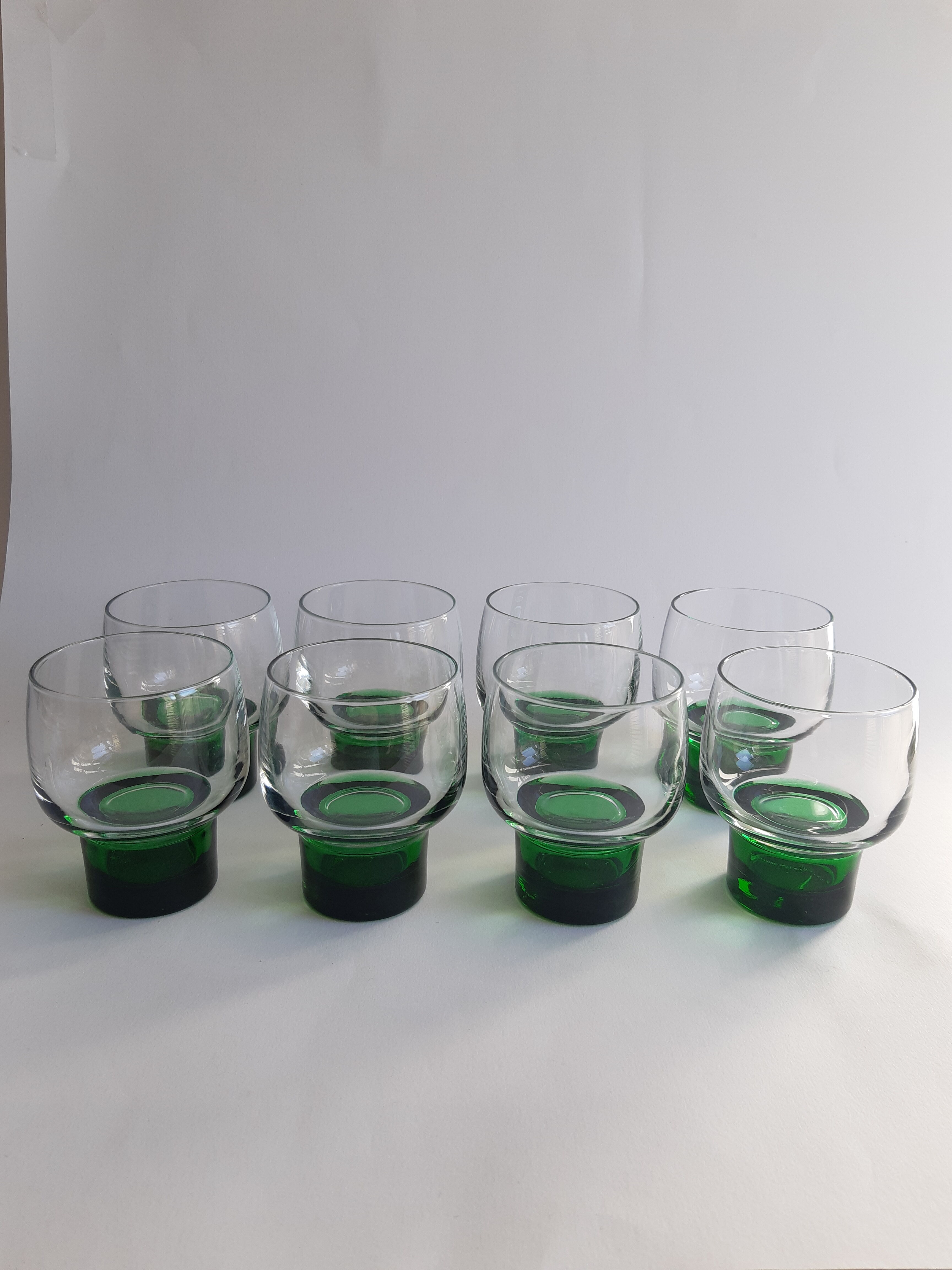 Set of 8 large vintage glasses