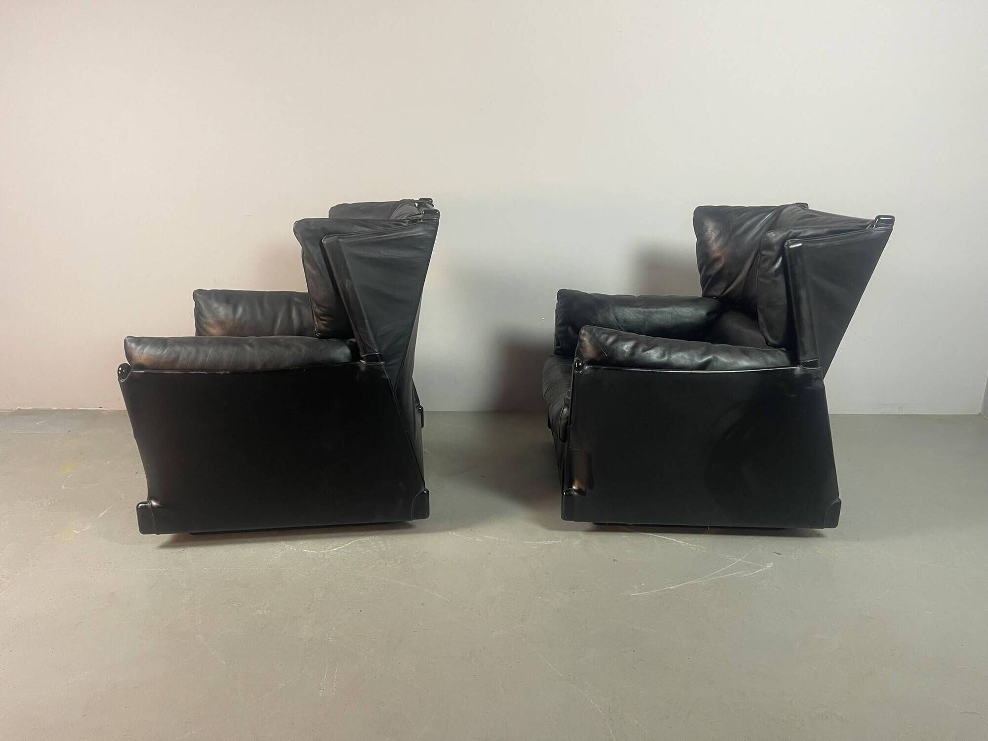 Cassina Lounge Chairs ‘Viola d’Amore’ by Piero de Martini