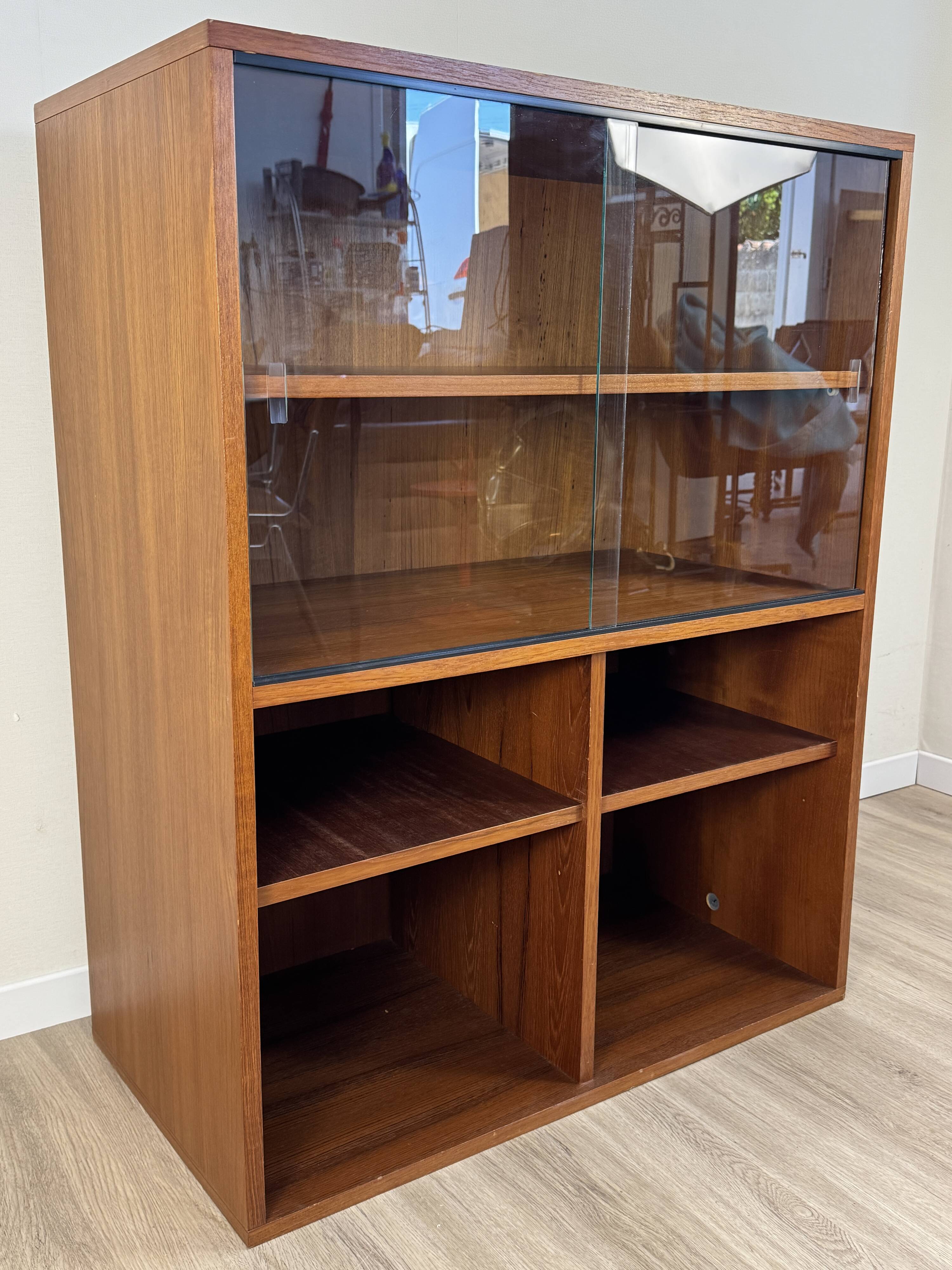 Teak bookshelf, sliding display + open storage, 60s/70s