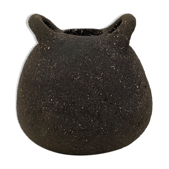 Vase "Bouboulita" in black sandstone