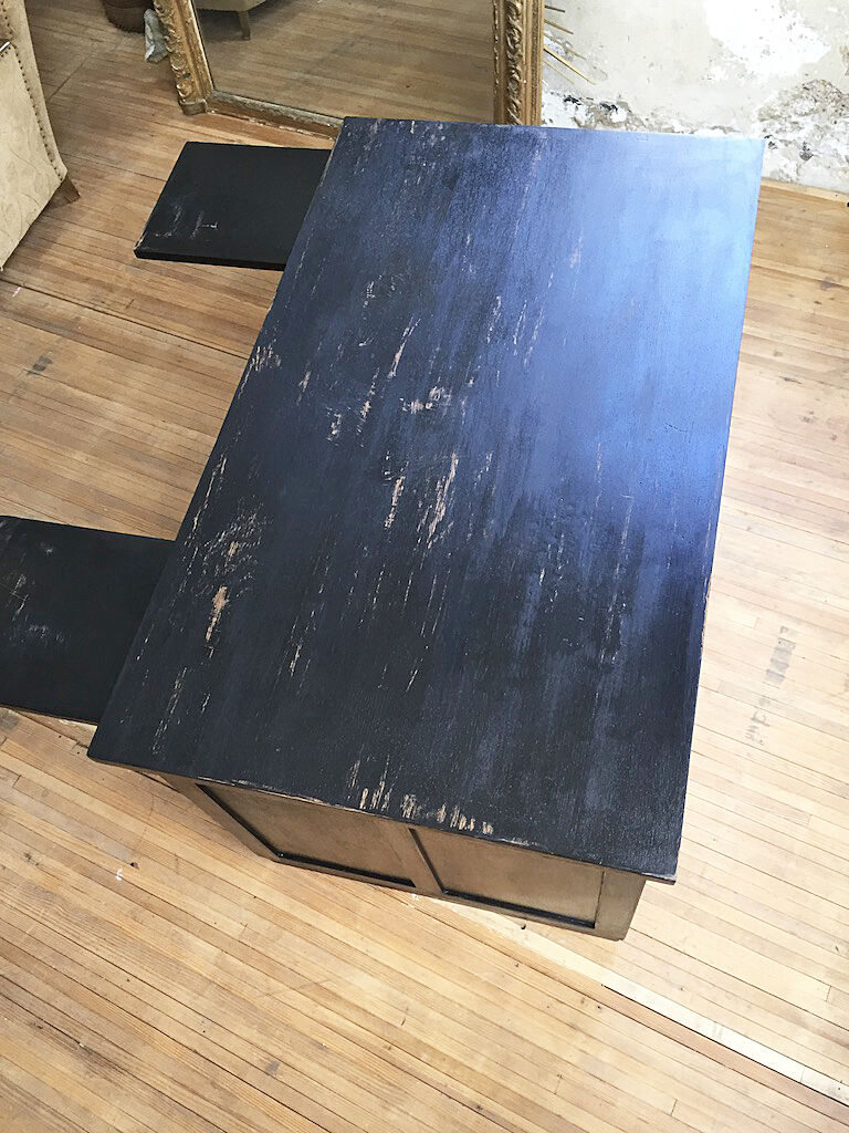 Bureau de notaire noir
