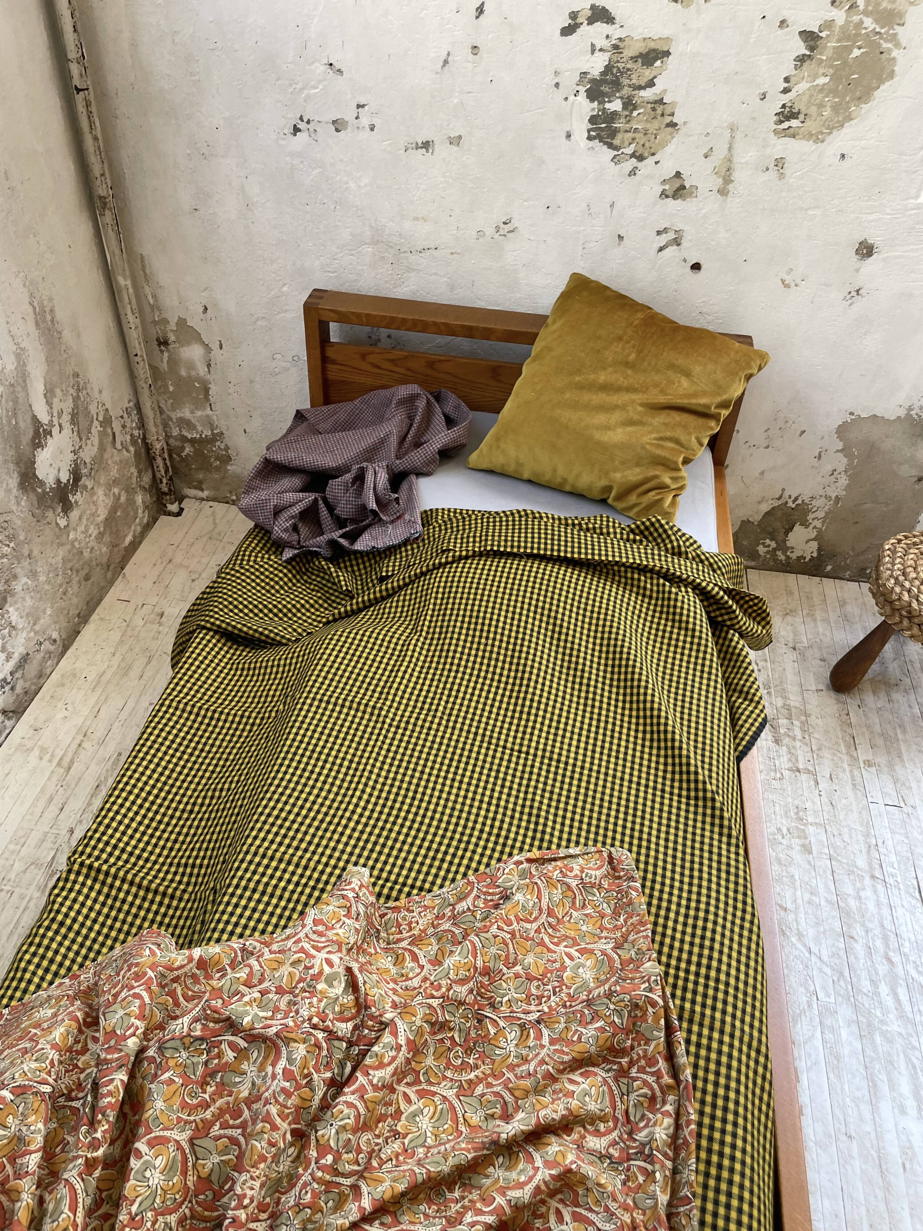 Daybed bed L06A in solid elm Chapo