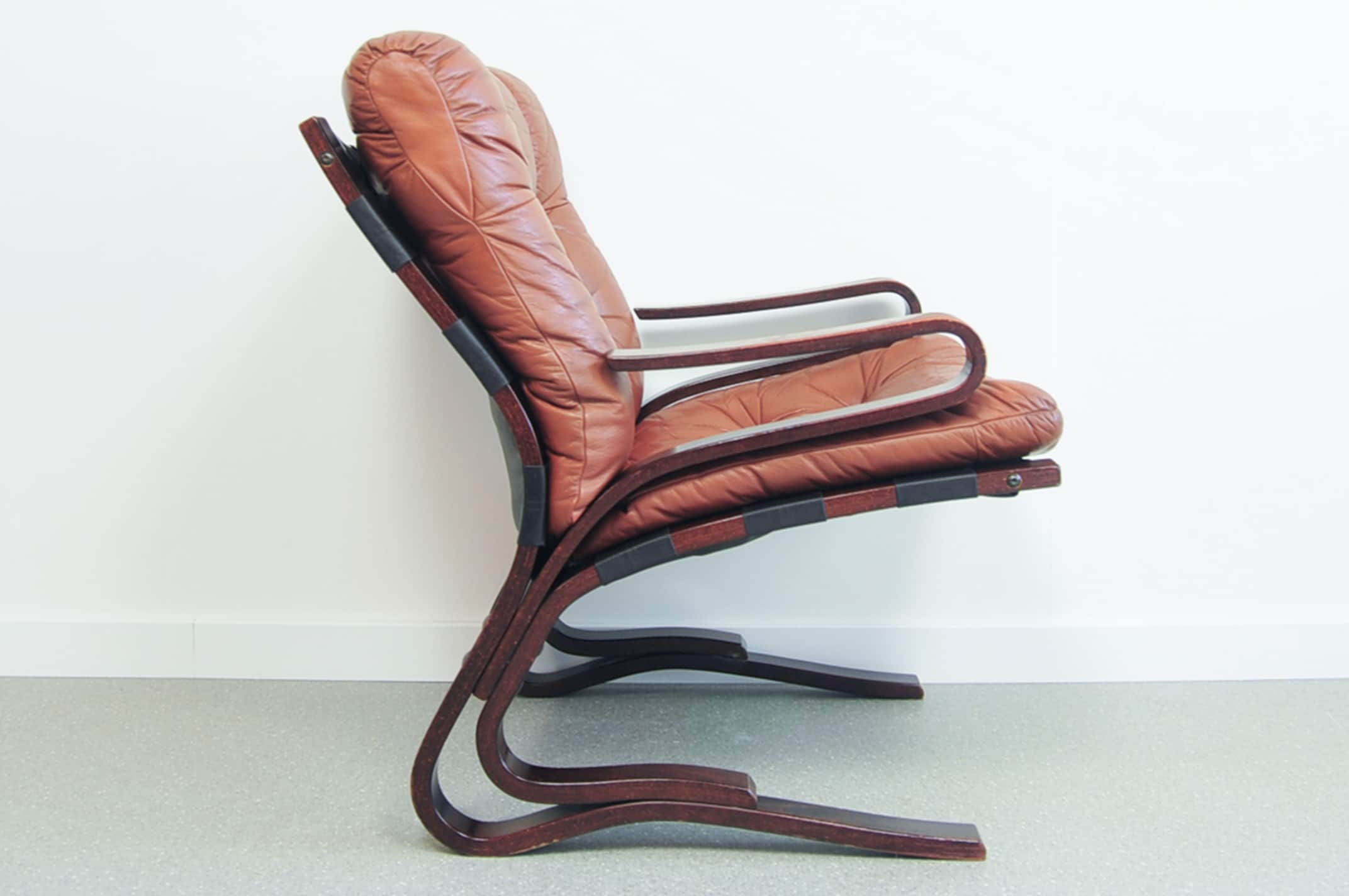 Fauteuil marron Kengu Else & Nordahl Solheim