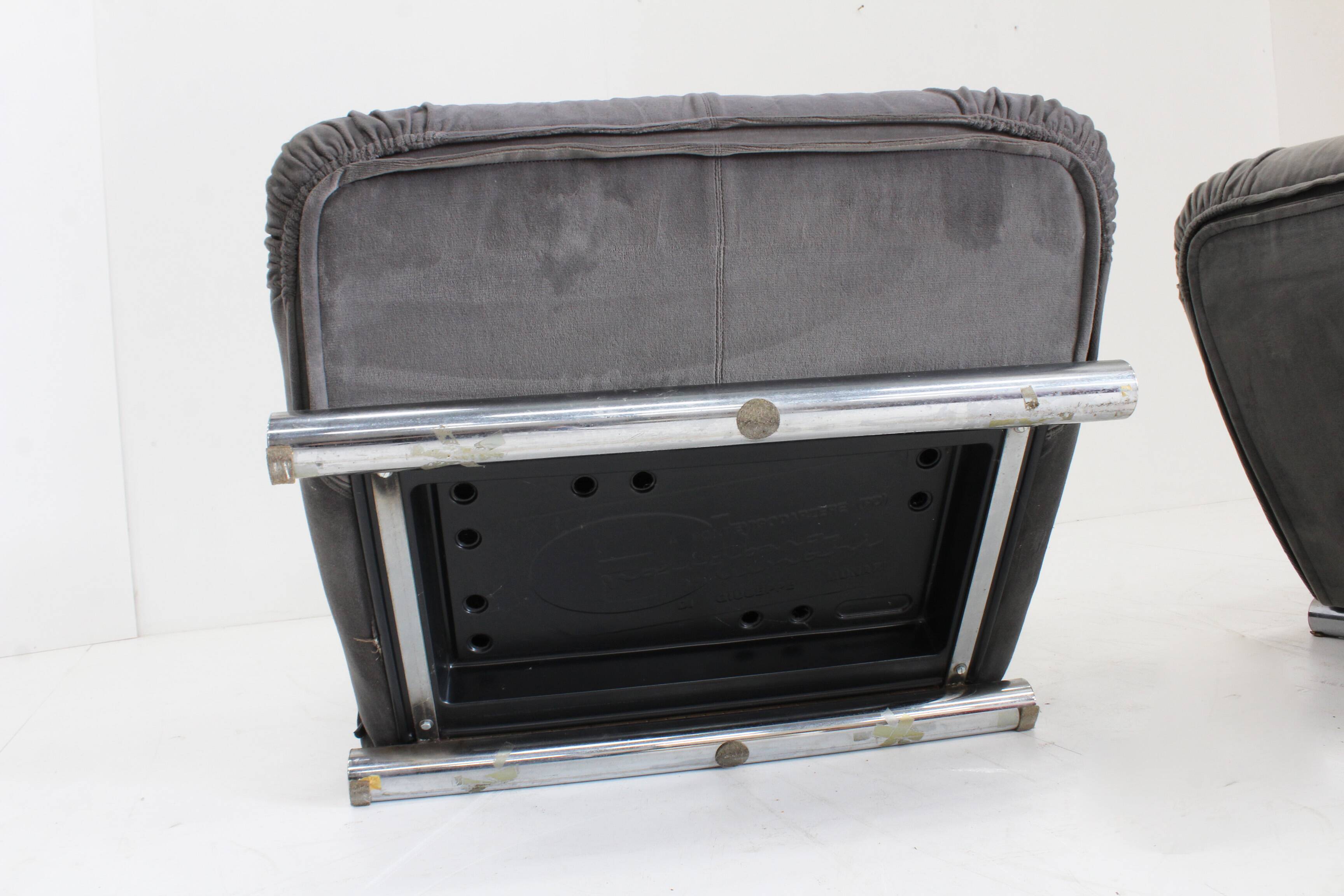 Giuseppe Munari Lounge Chairs for Poltrona Munari 1970s , Italy set of 2