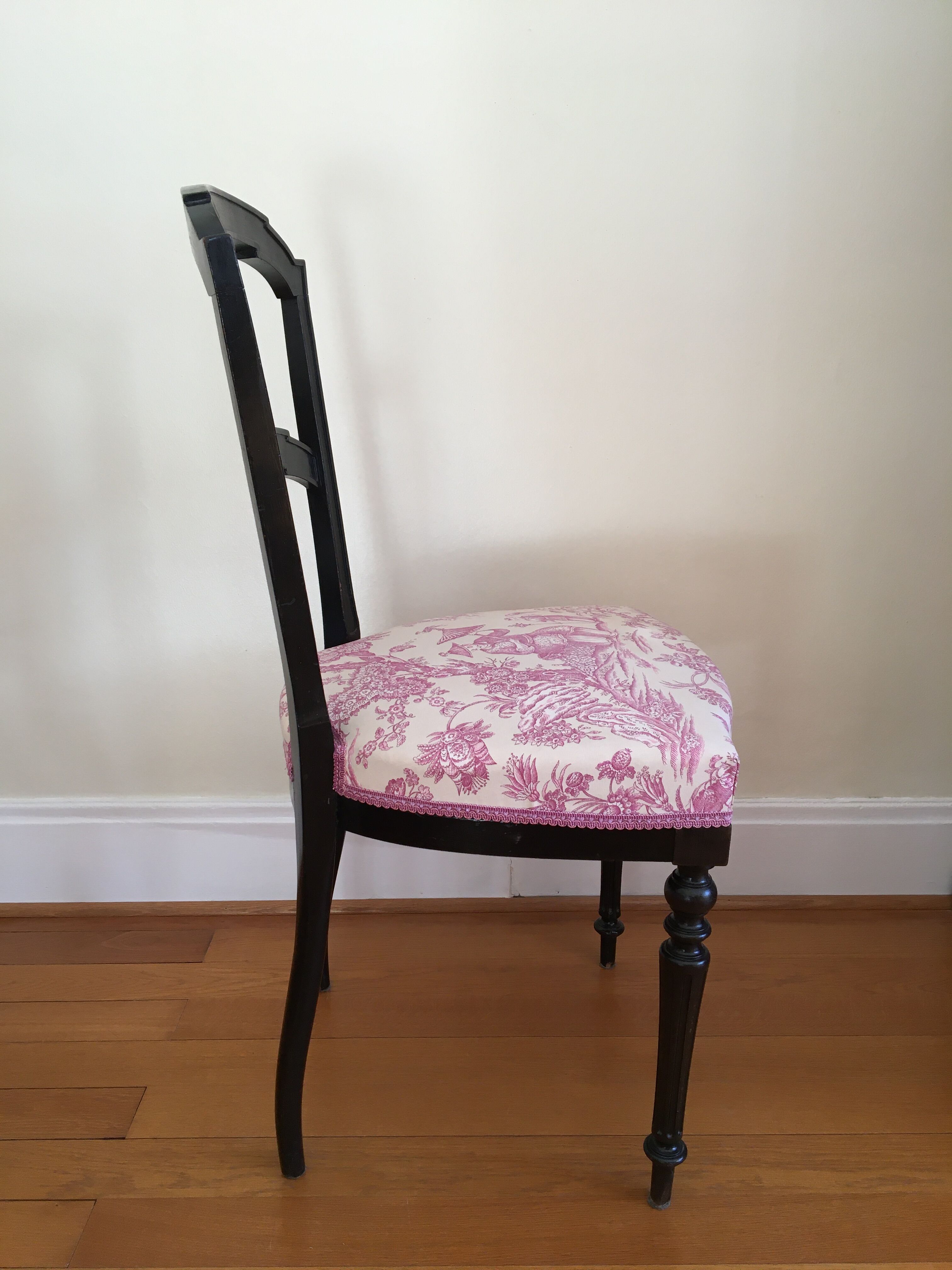 Ensemble chaise et repose pied style Louis XVI