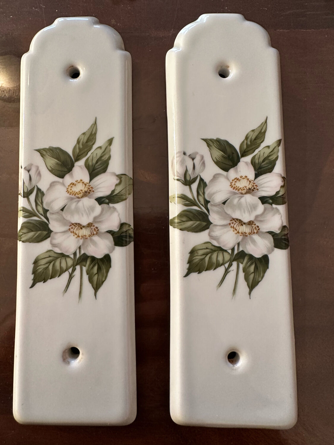 Paris porcelain bathroom set