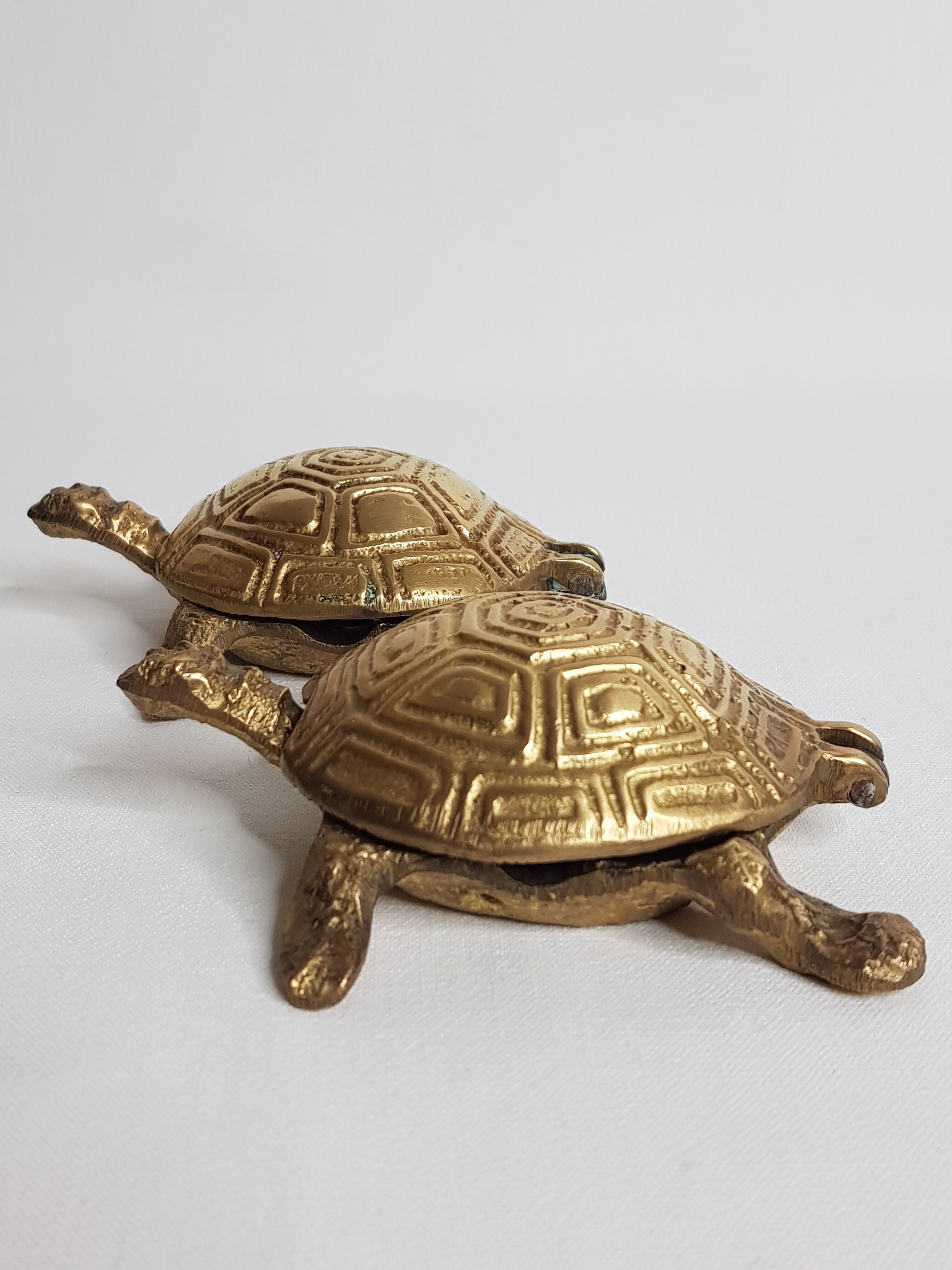 Pair of zoomorphic ashtrays, golden brass turtles