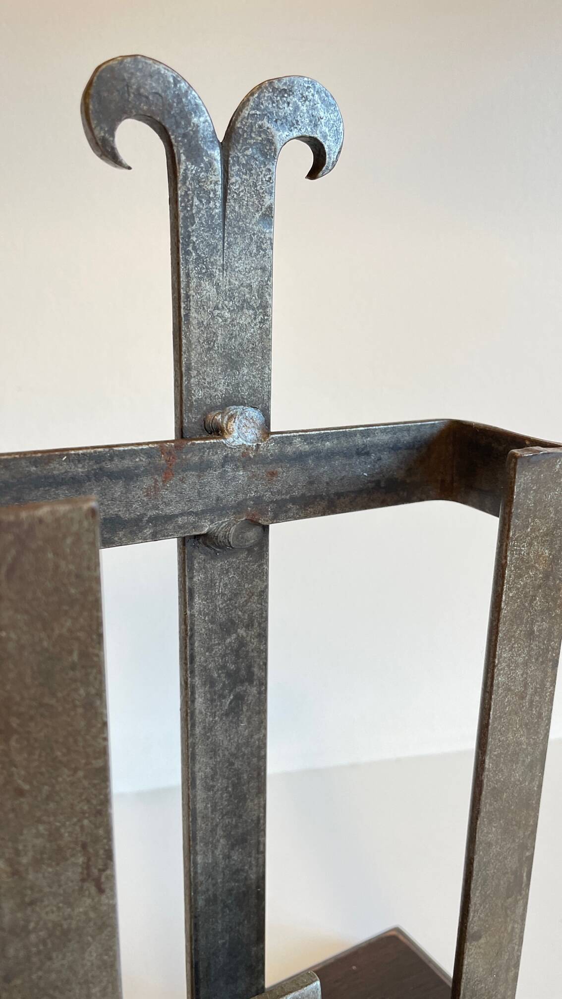 Porte-allumettes de cheminée vintage en fer forgé