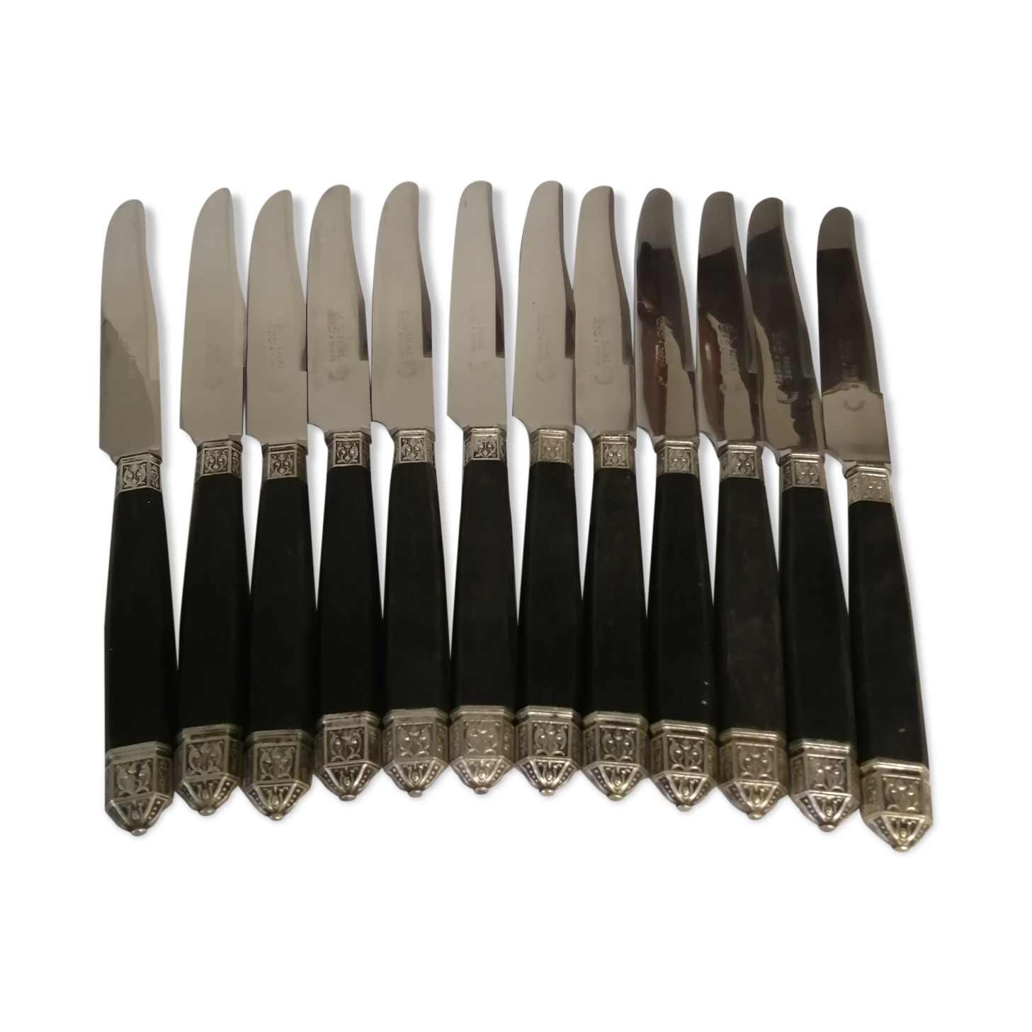 Dessert knives
