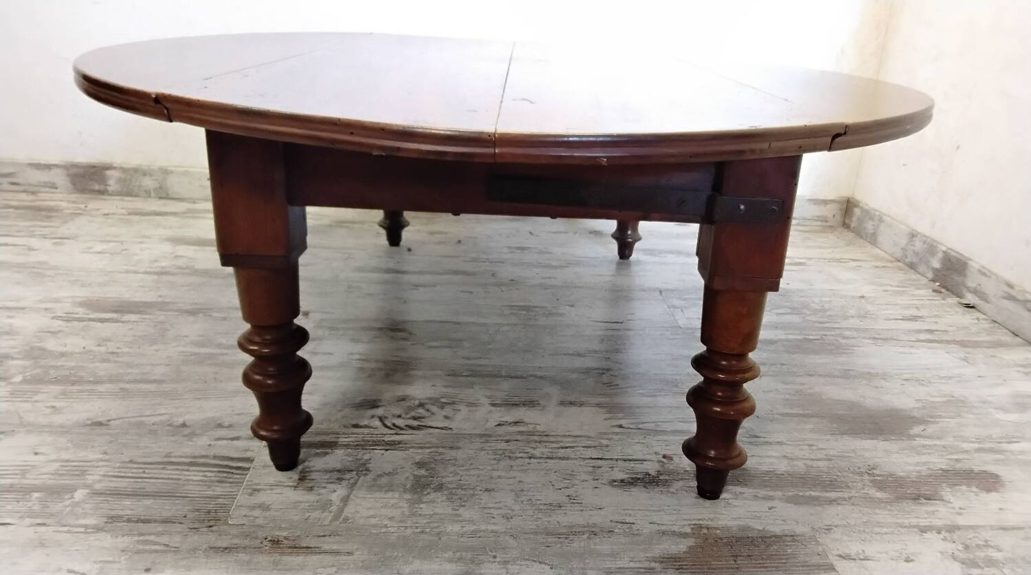 Table basse ovale en bois