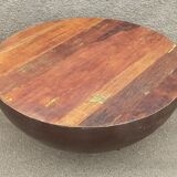 Round coffee table in wood