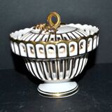 Bonbonnière en faïence ajourée de Malicorne à Bourg-Joly signée Emile Tessier