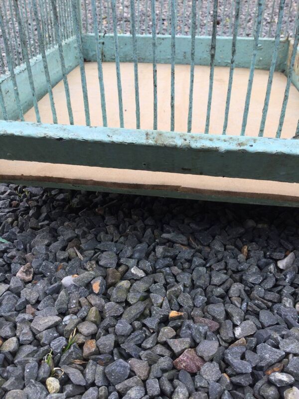 Ancienne cage à oiseaux en bois et métal