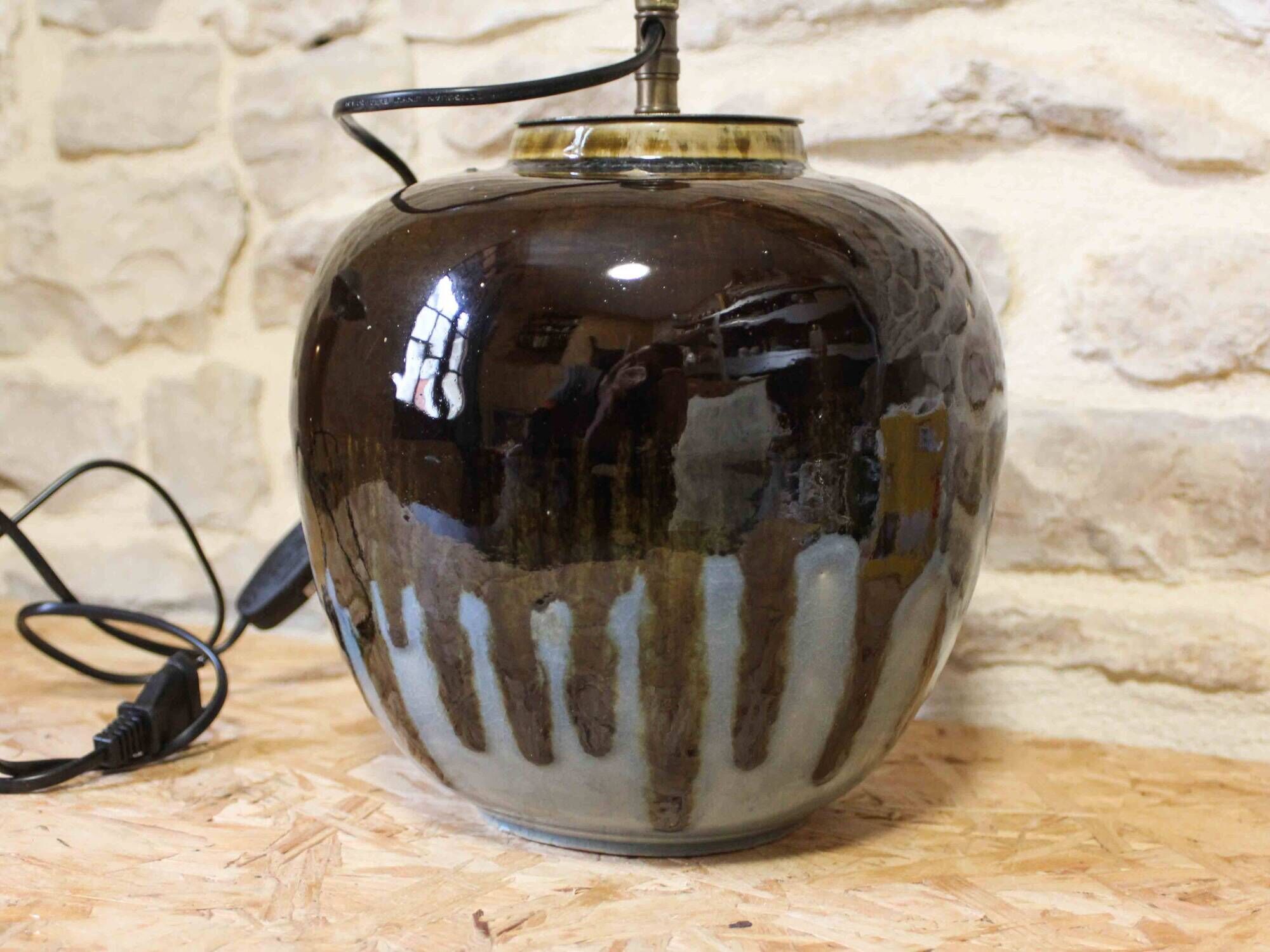 Ceramic lamp base