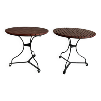 Set of 2 round garden tables