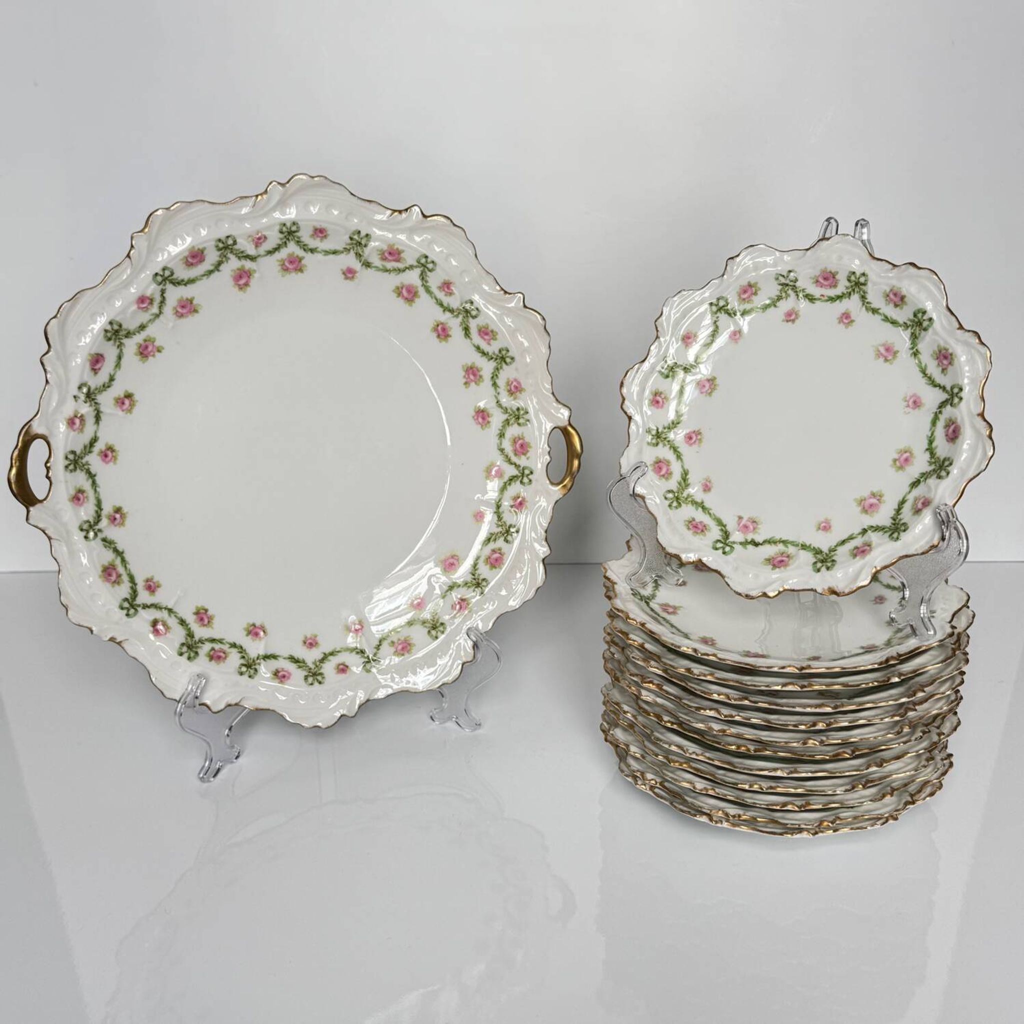 Plat à Gâteau et Assiettes à dessert Limoges | Rubans, Nœuds et Roses