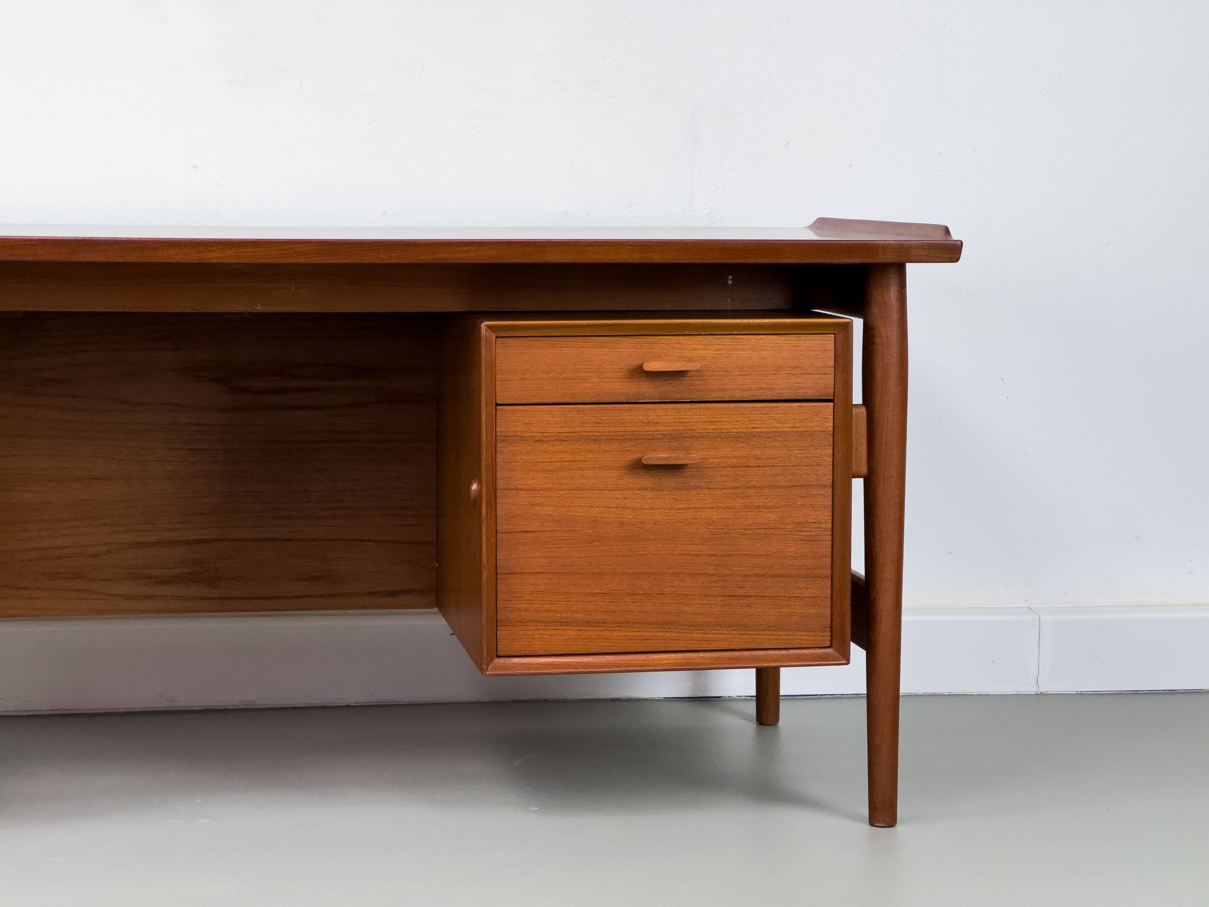 Teak Model 207 Desk by Arne Vodder for Sibast, 1960s