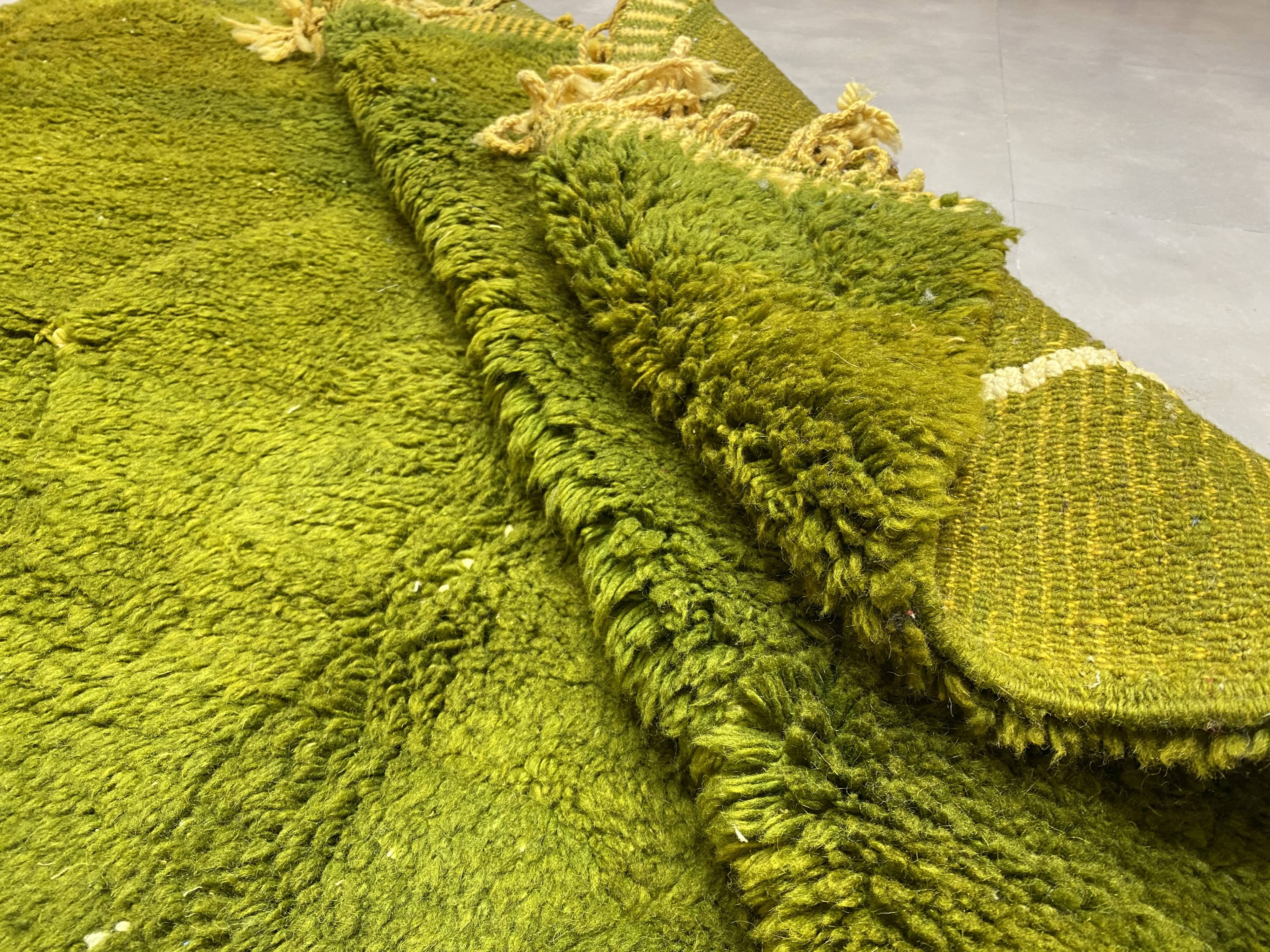 Green mrirt wool carpet - 210 x 310cm