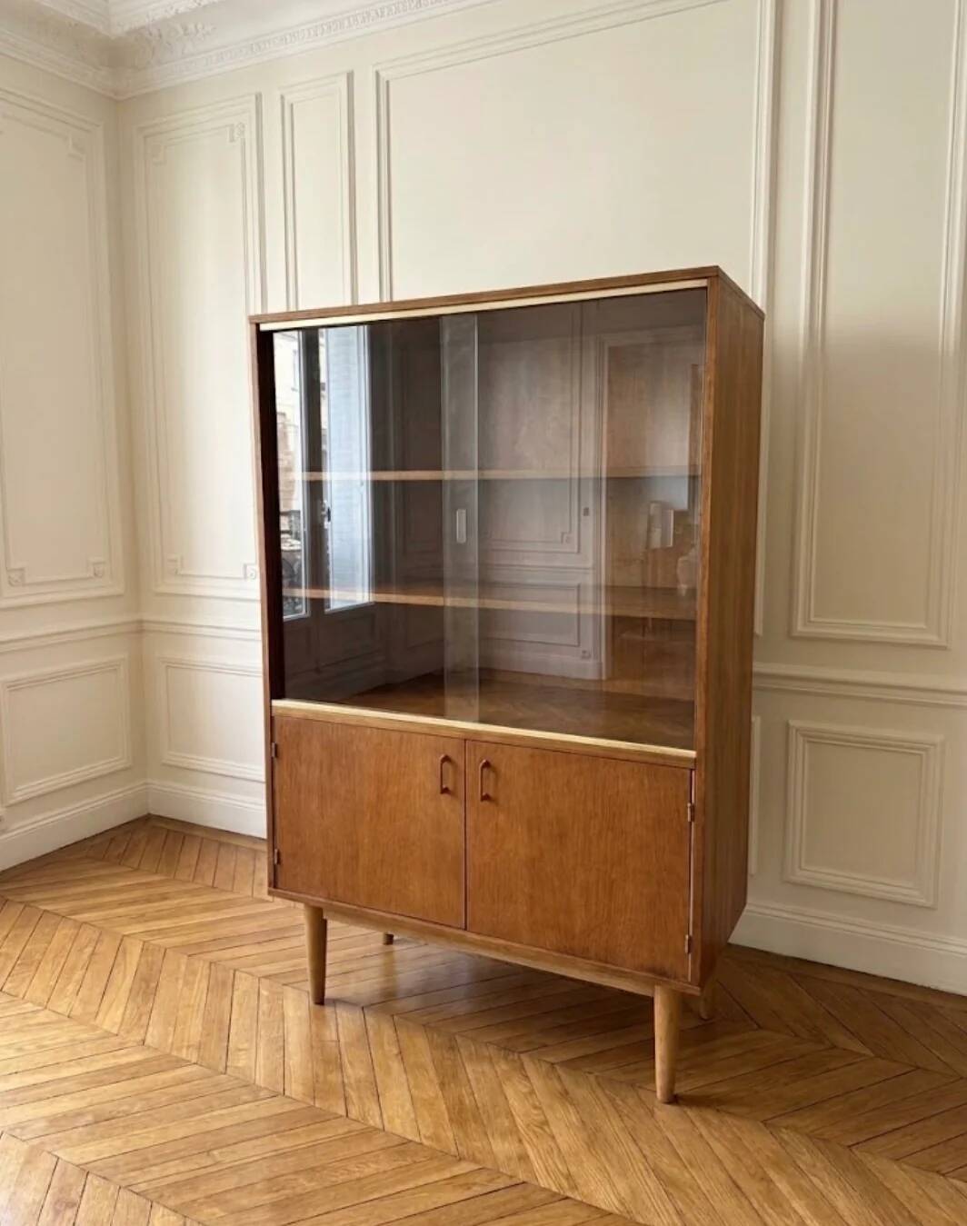 Vintage display cabinet bookshelf
