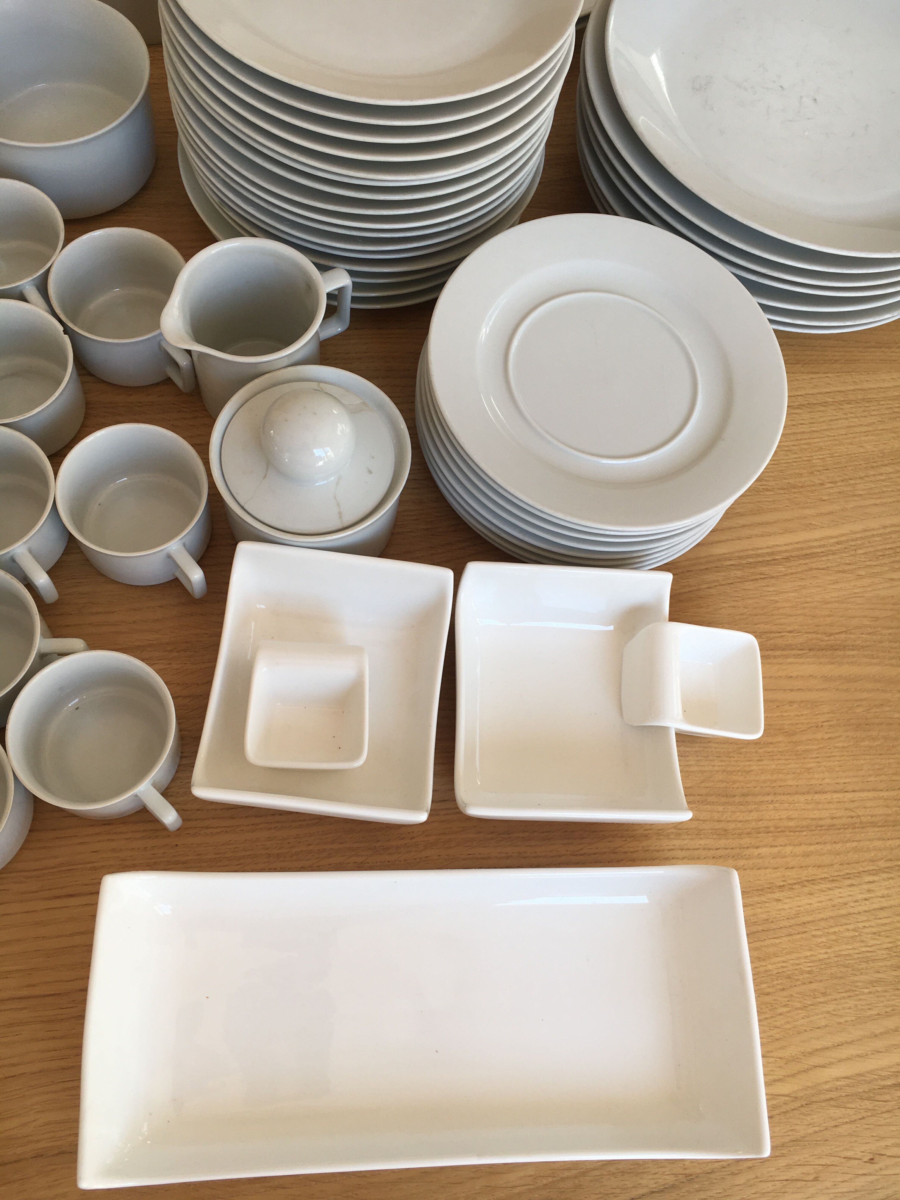78-piece dish service