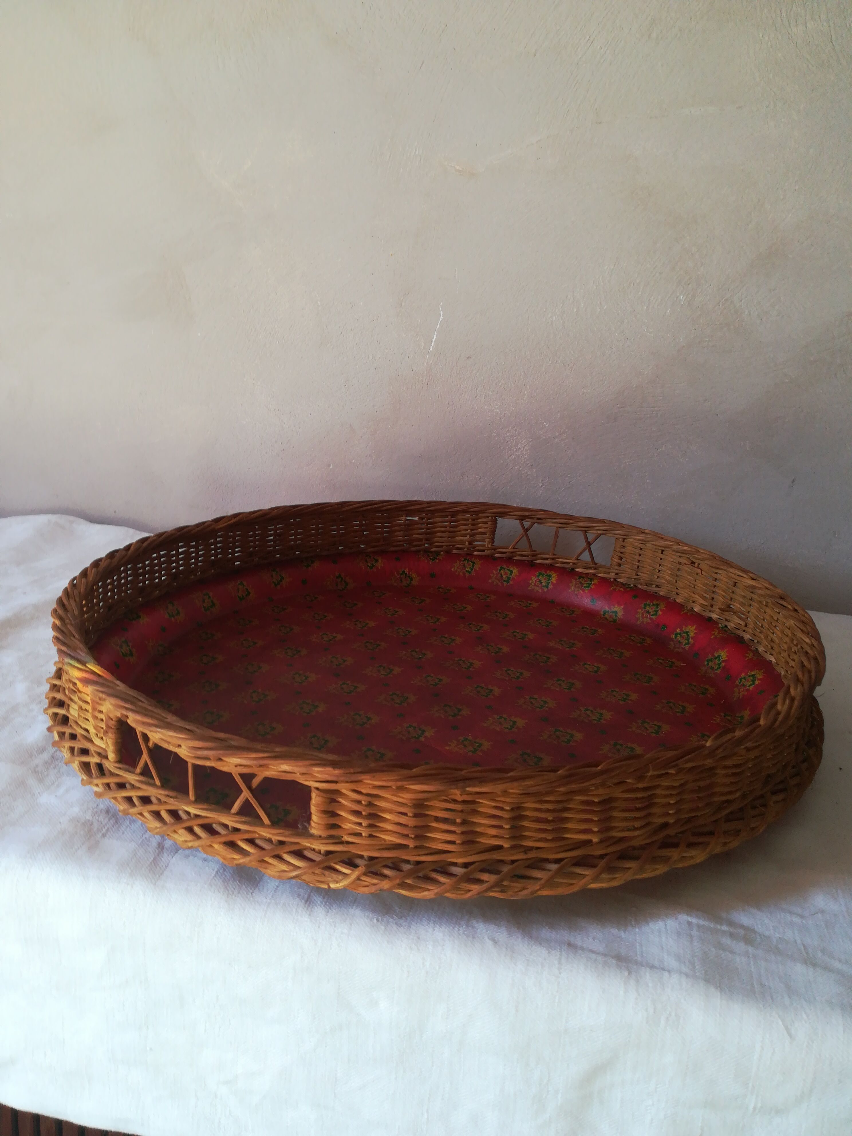Wicker tray
