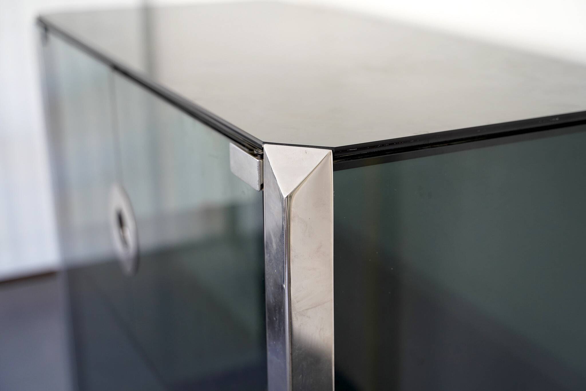 Vintage glass and chrome cabinet by Willy Rizzo for Mario Sabot. Italy 1970