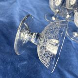 7 coups à champagne en cristal gravé  Baccarat