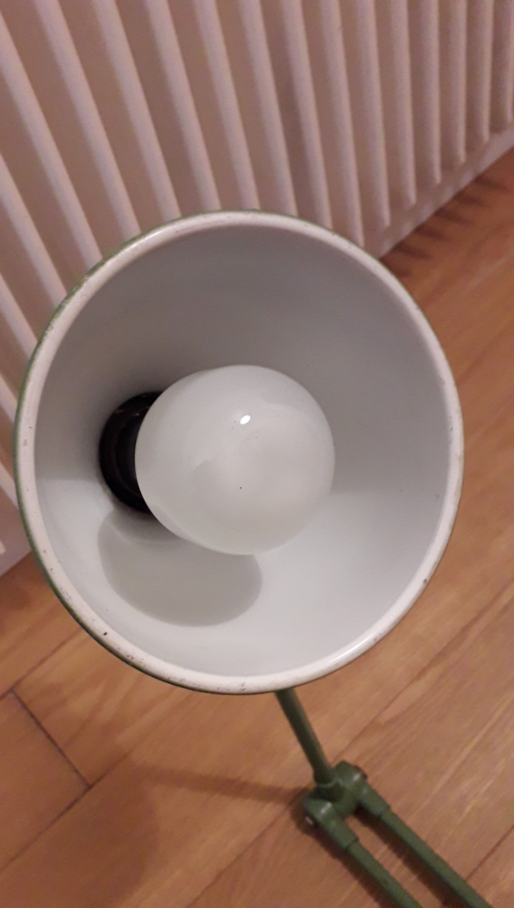 Workshop 2 articulated lamp arms