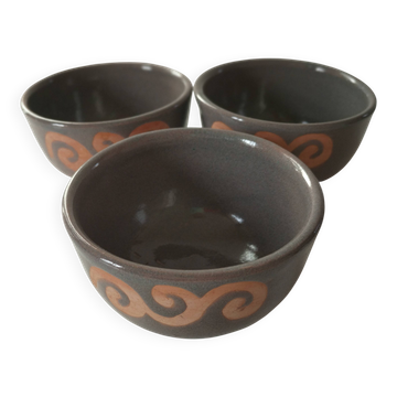 Set of 3 signed glazed stoneware bowls