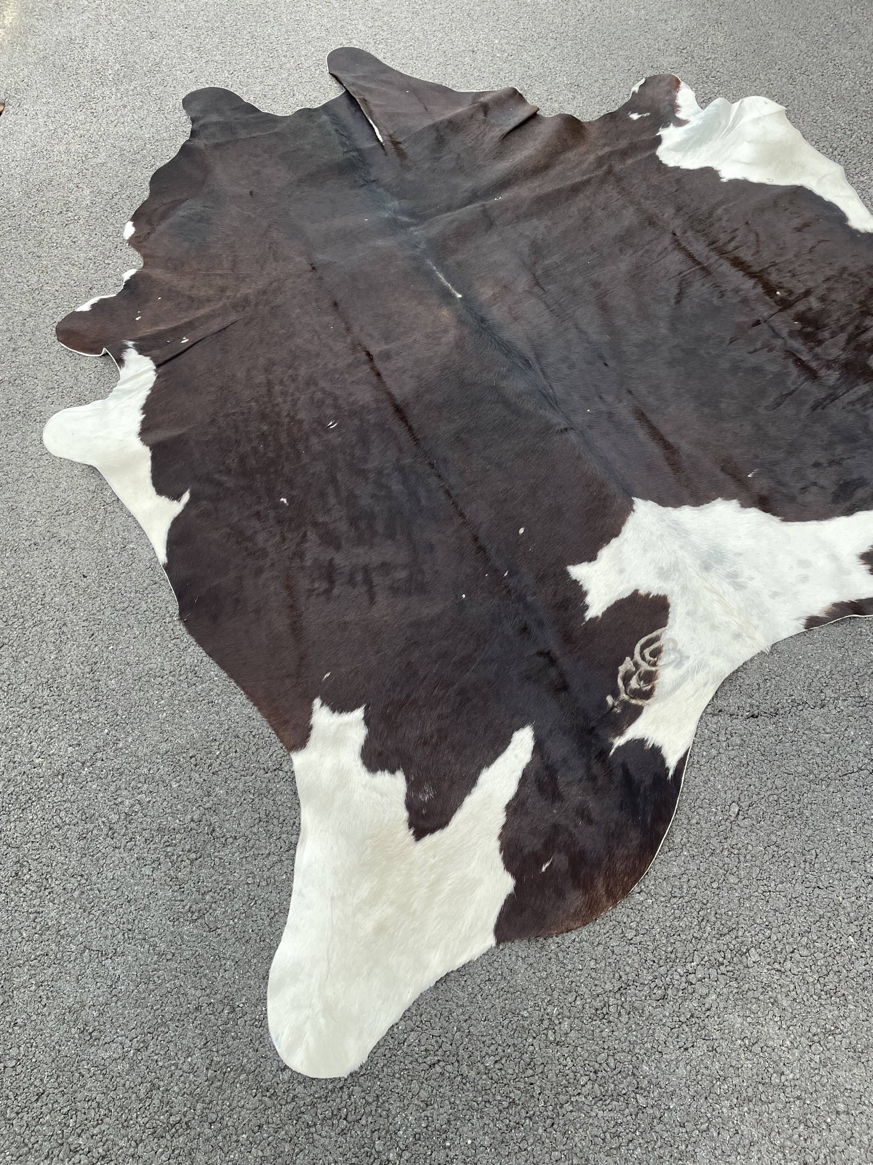 Cowhide mat 210x250cm