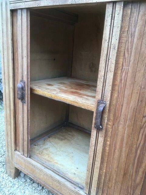 Small Parisian buffet sliding doors