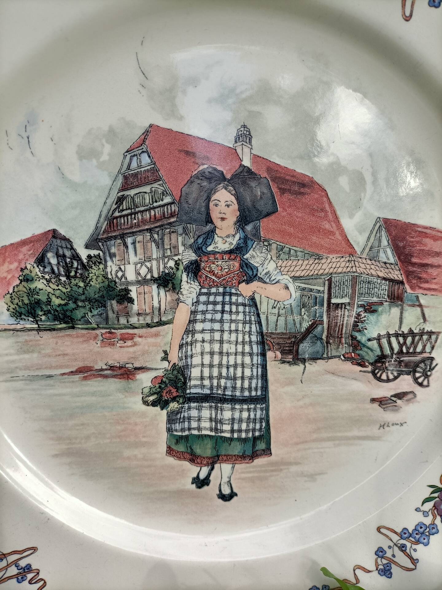 Large dish Obernai Sarreguemines