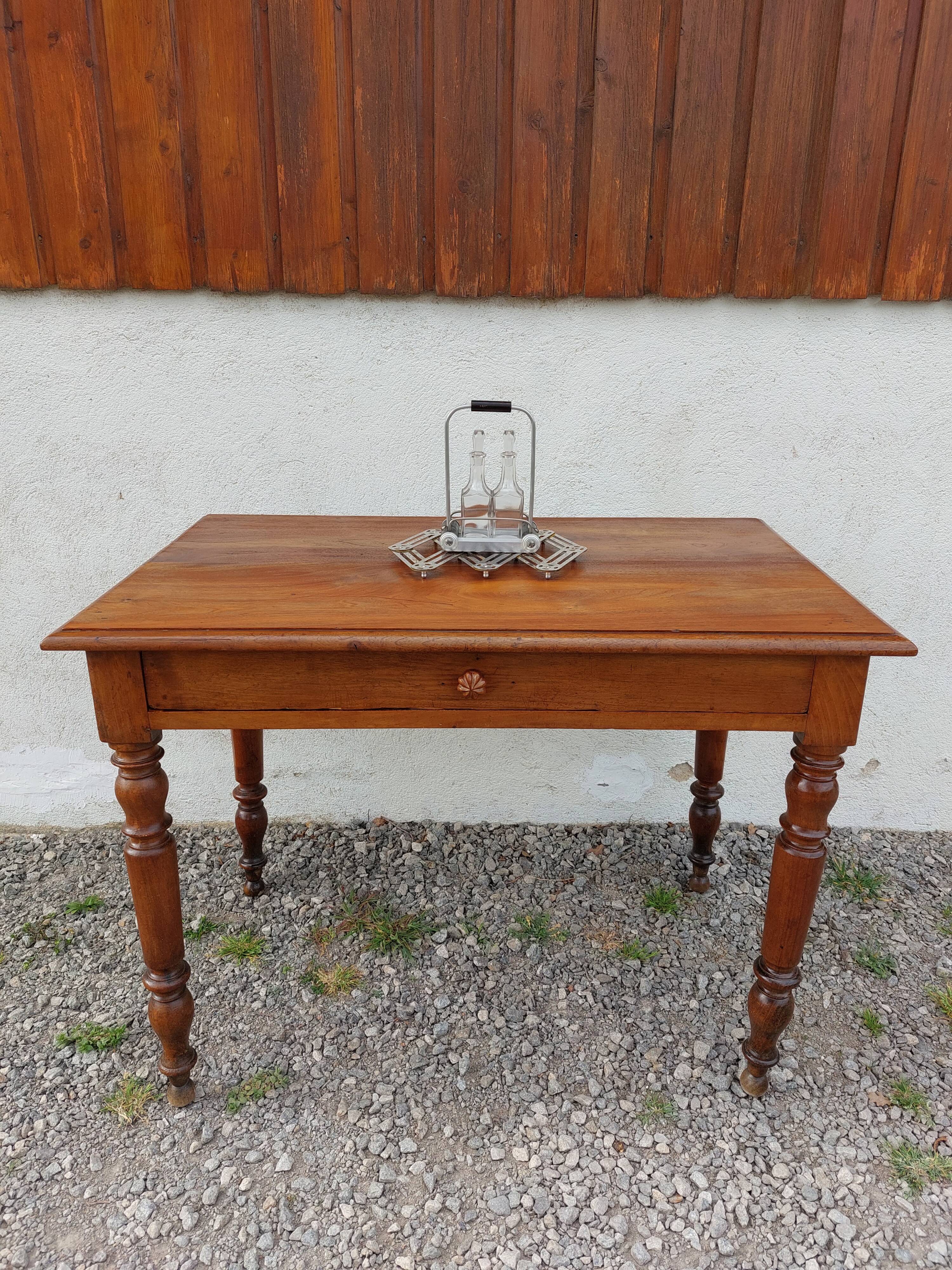 Oak table