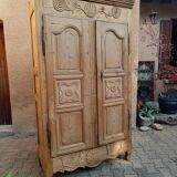 Armoire en sapin art populaire