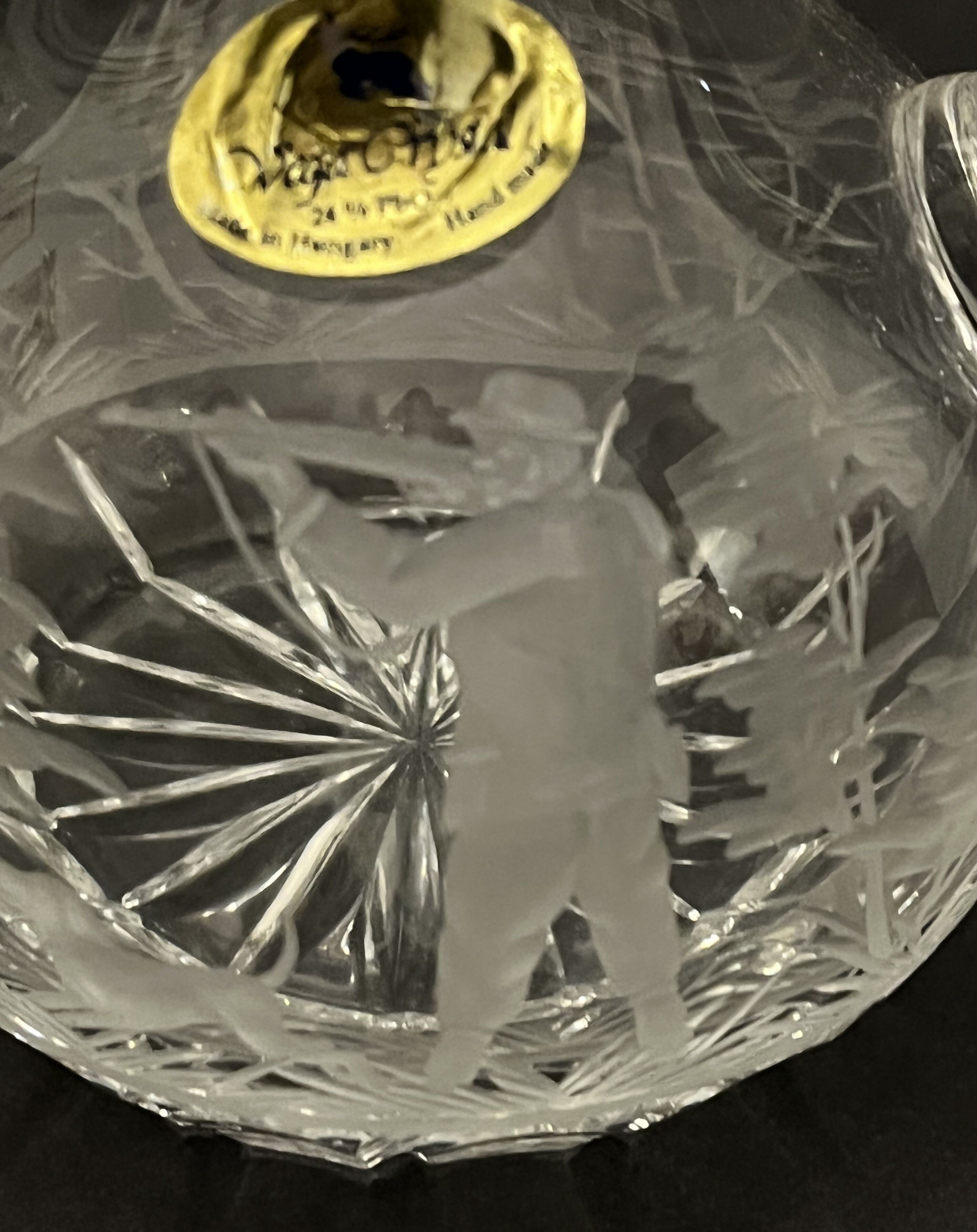 Small carafe in cut crystal