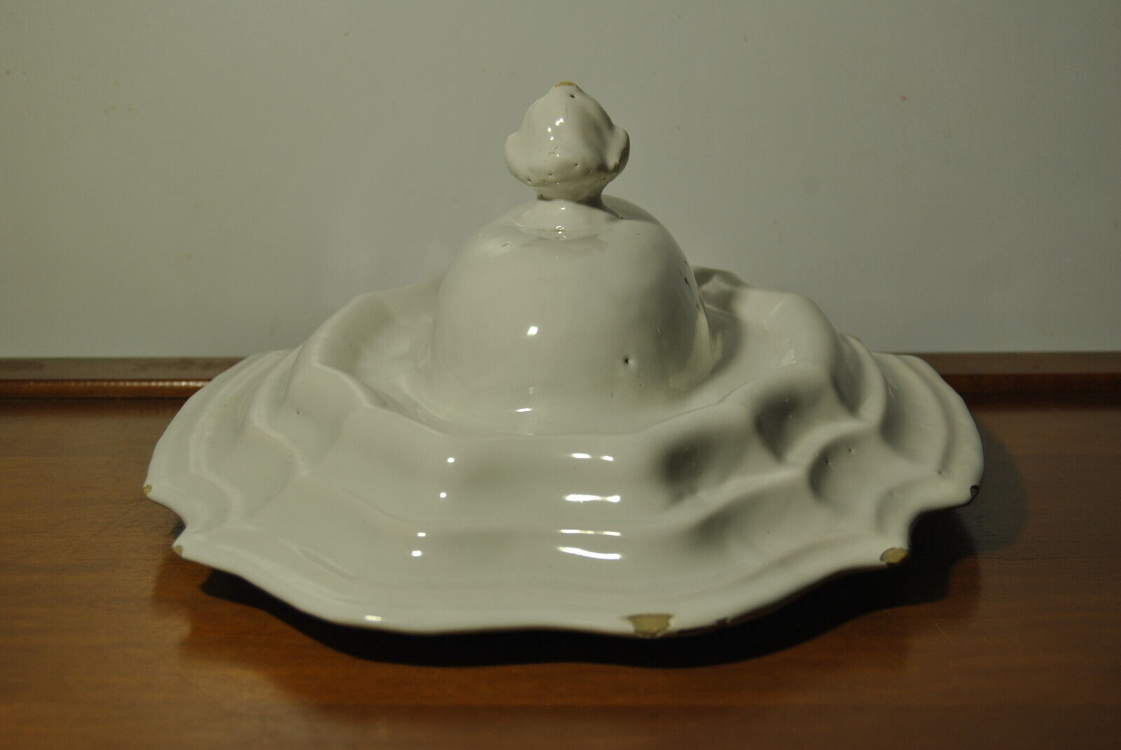 Vegetable soup tureen lid Moustiers 18th century South France