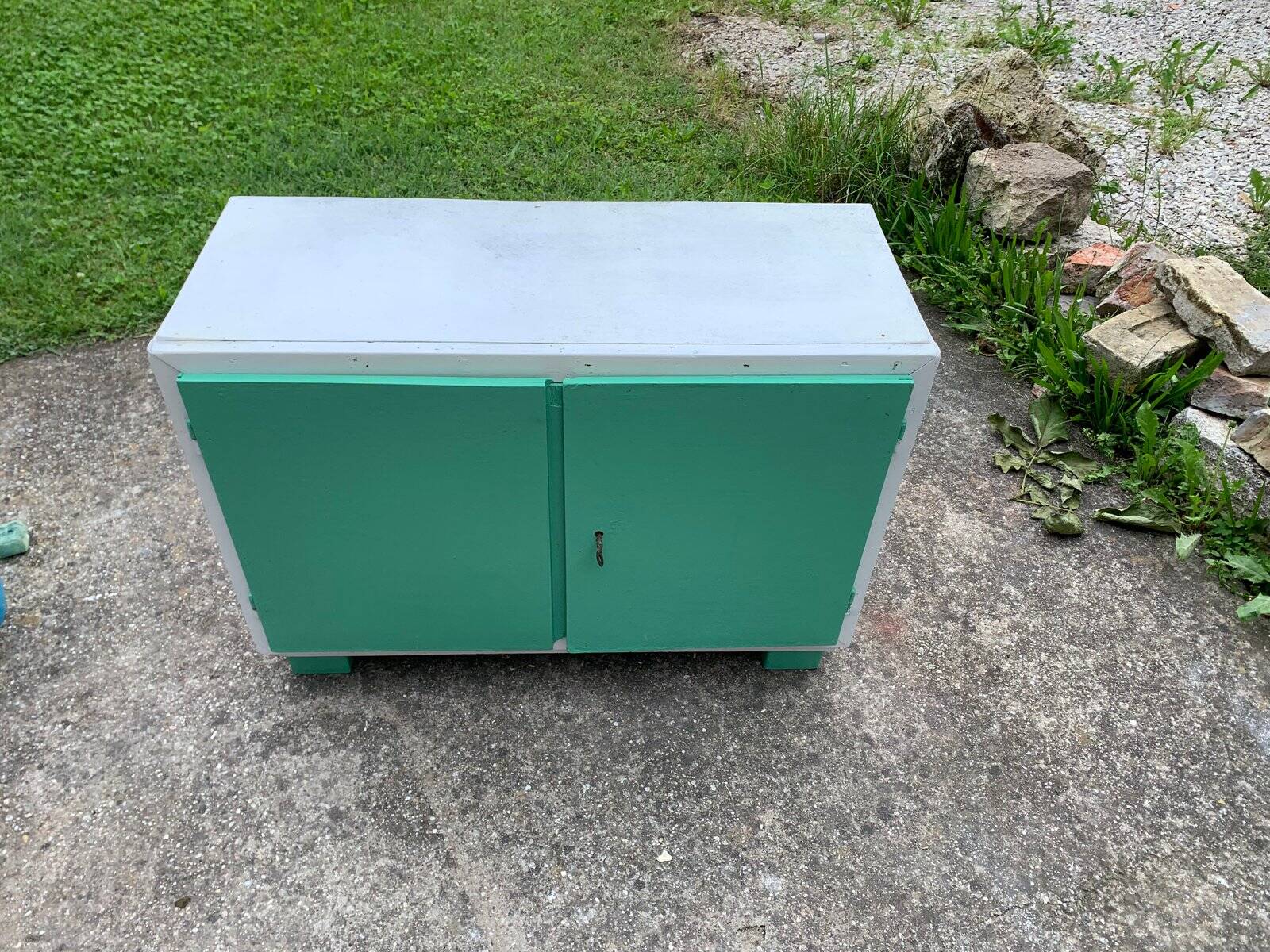 Vintage painted wardrobe in white and green wood, 1950s, original lock.
