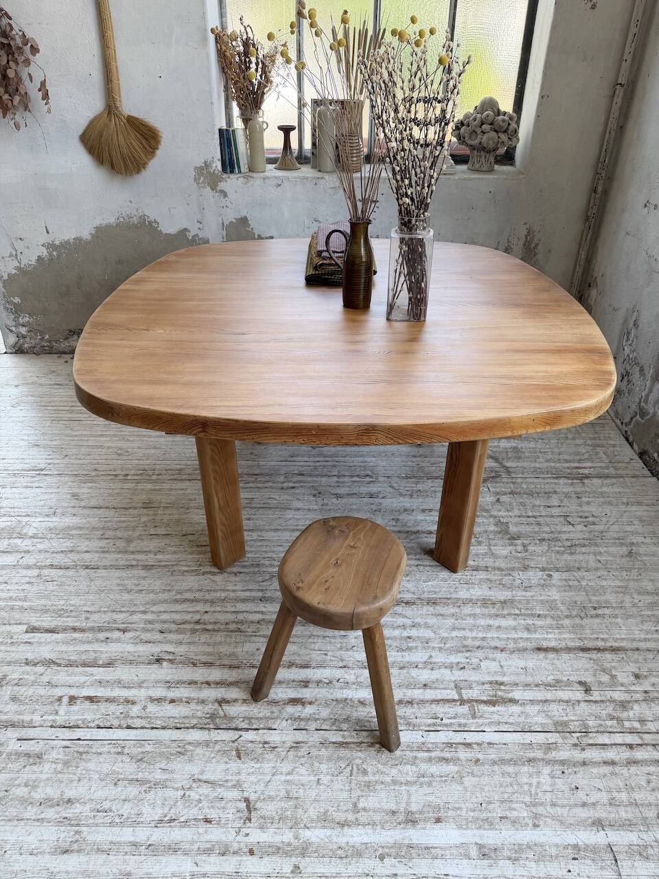 Round XL constructivist table