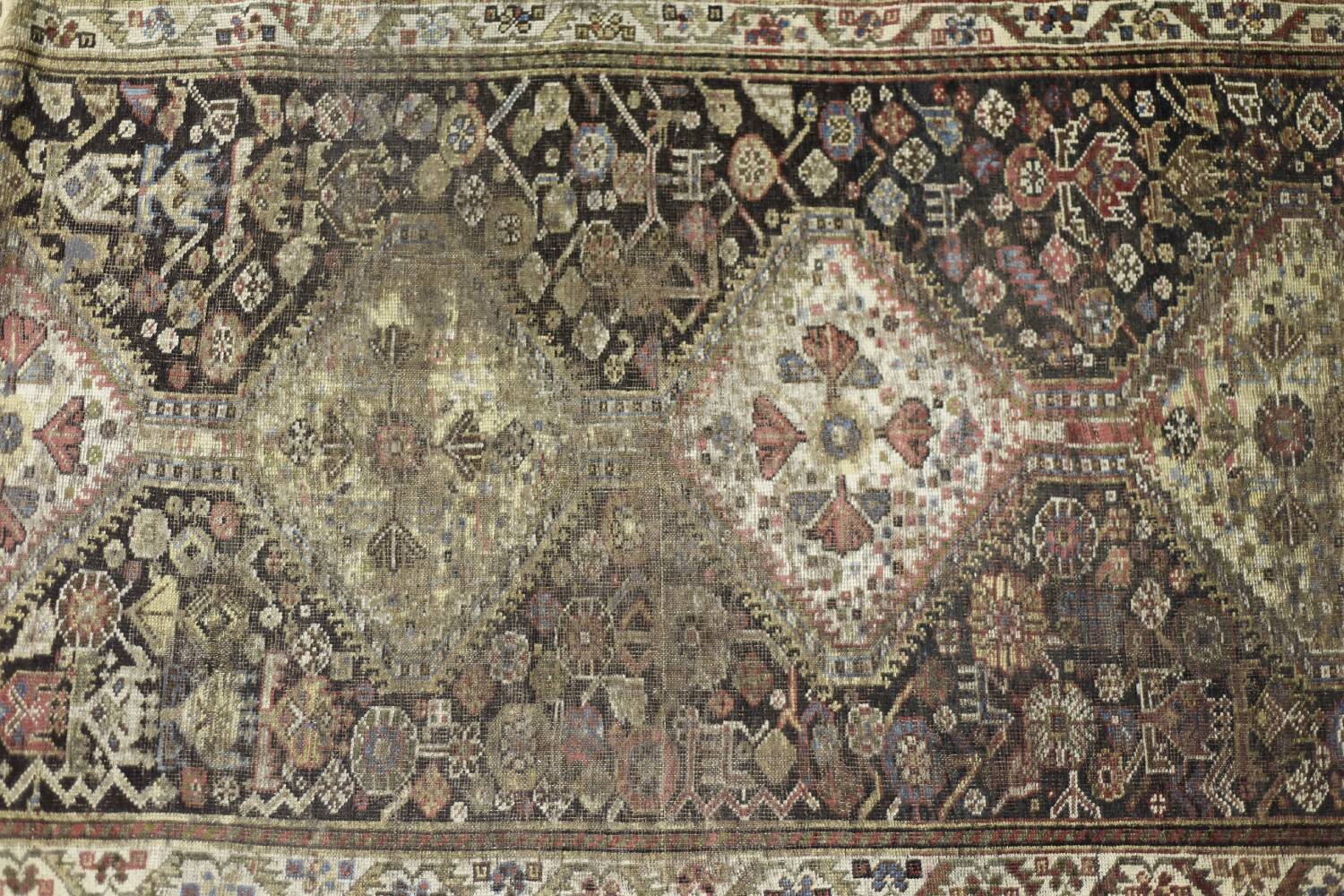 Handwoven oriental Qashqai nomadic rug, 1920s