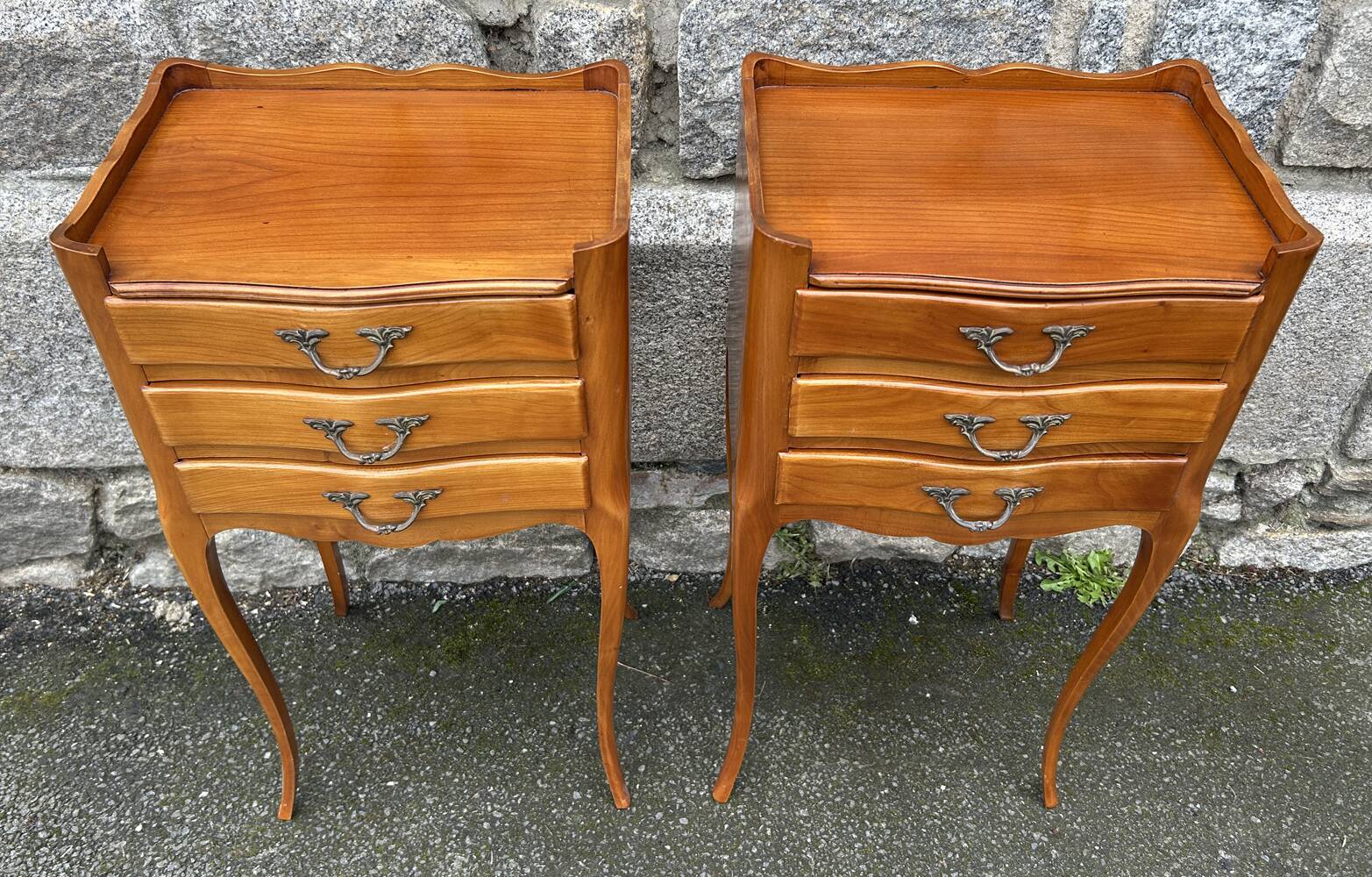 Paire tables de chevet vintage style Louis XV, bois, vintage, années 60